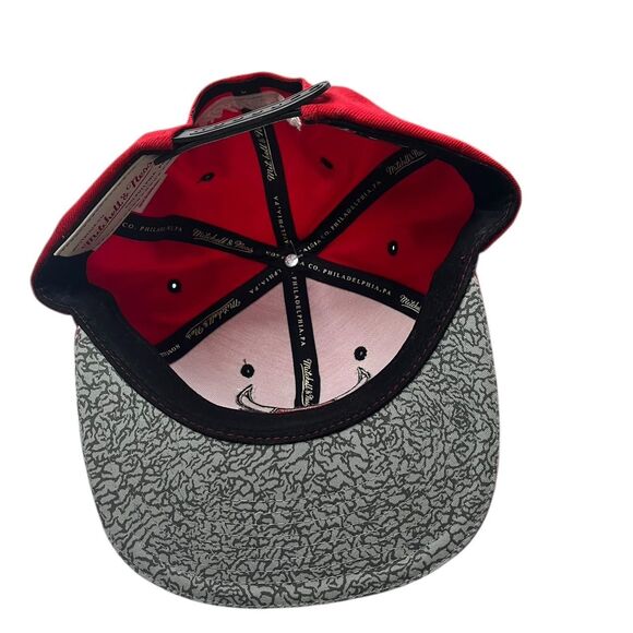 NBA Men's Chicago Bulls Hat - Picture 4 of 4